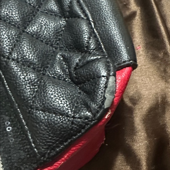 Adorable Betsey Johnson’s sequin bag - Picture 10 of 13